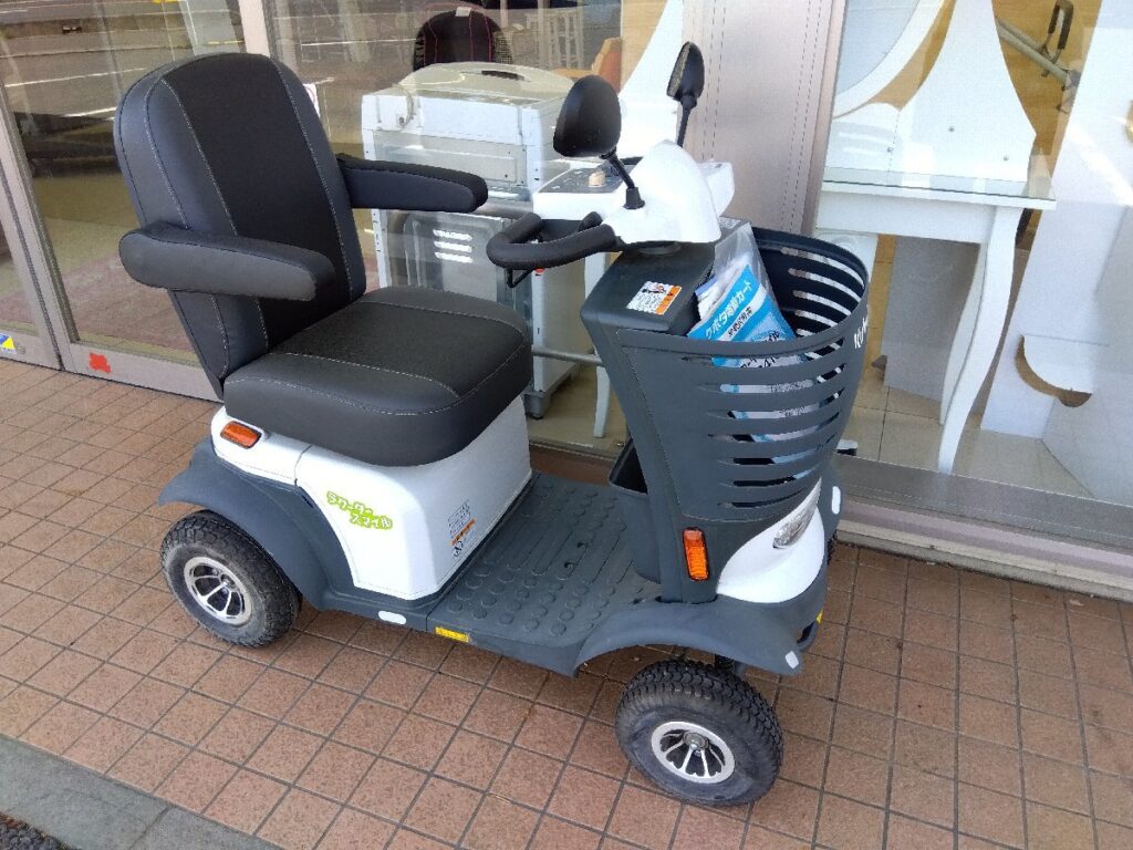 シニアカー クボタ　電動車いす　ラクータースマイル ES410 動作確認済み