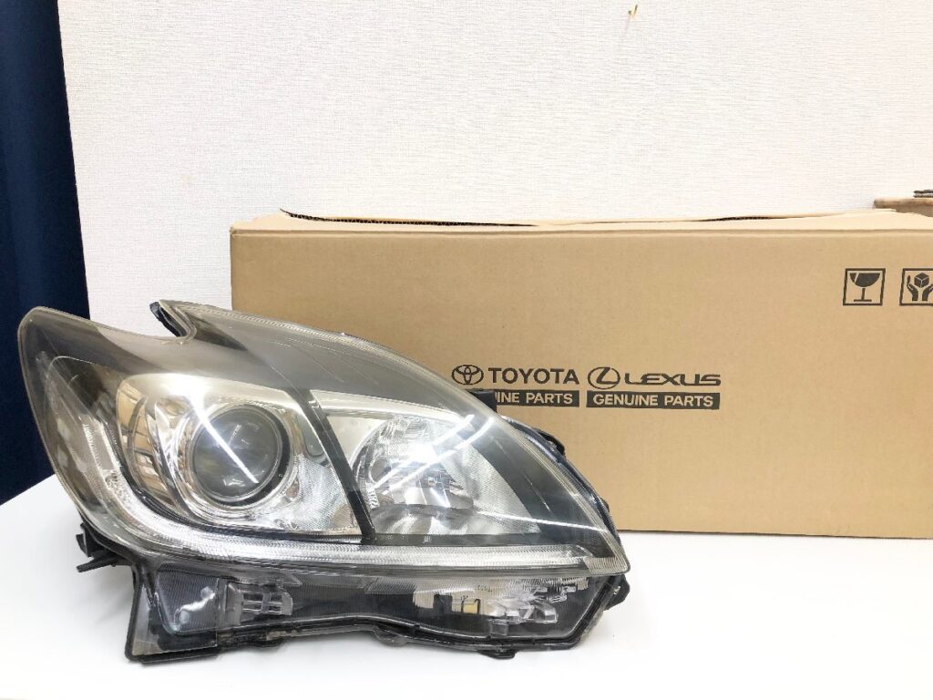 TOYOTA ヘッドライト Koito 47-52 右 トヨタ