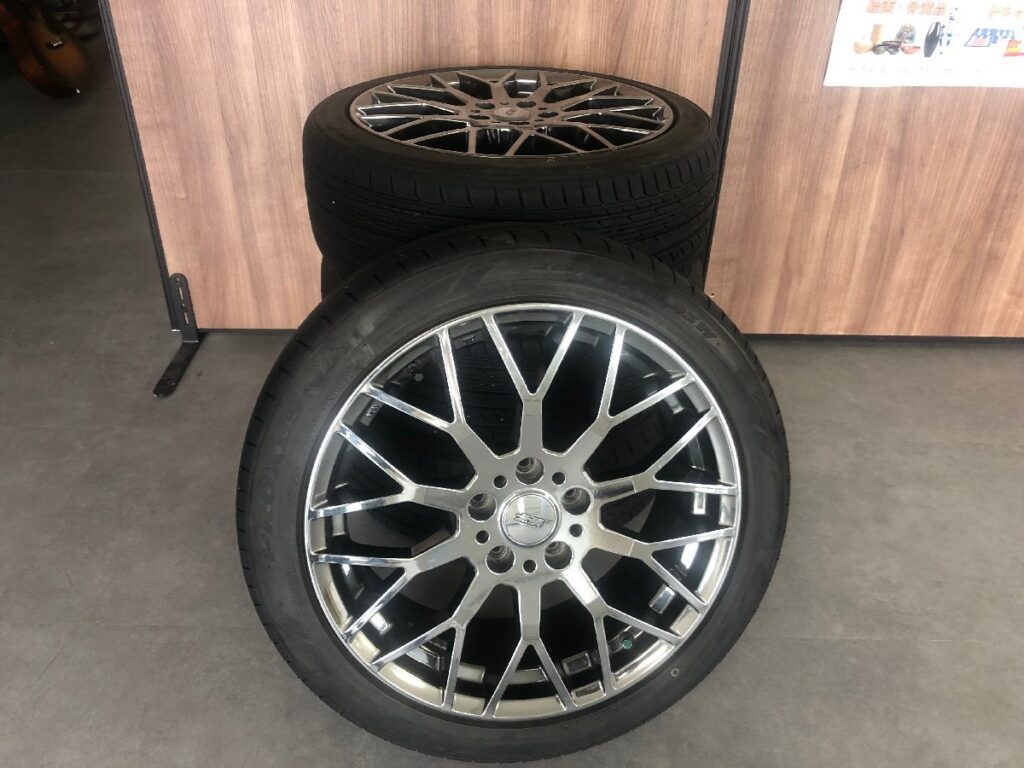 無限 タイヤホールセット 215/45R18