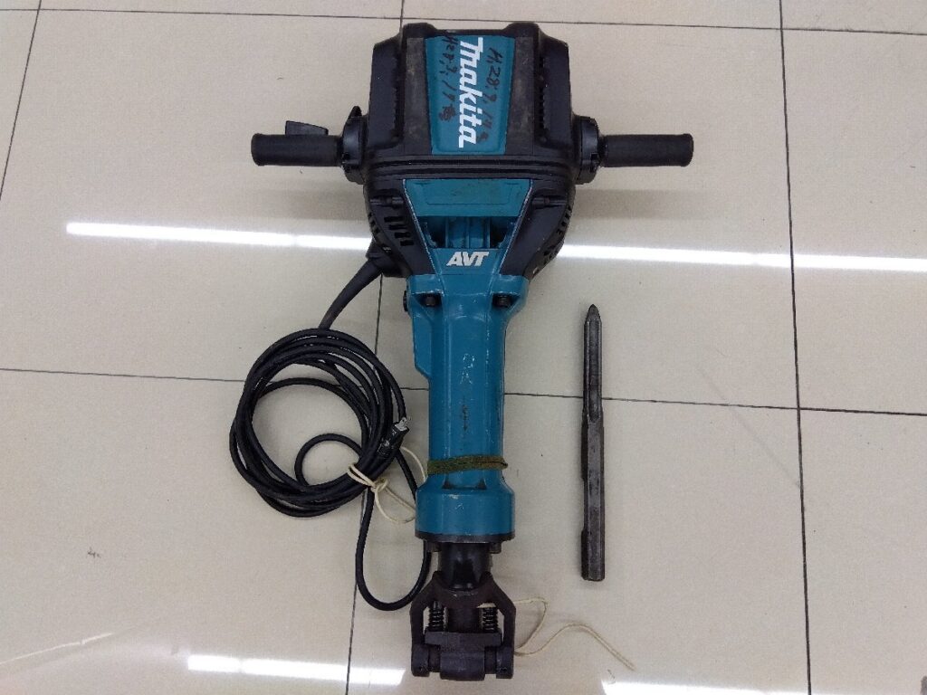 makita マキタ 100V 電動ハンマー HM1812