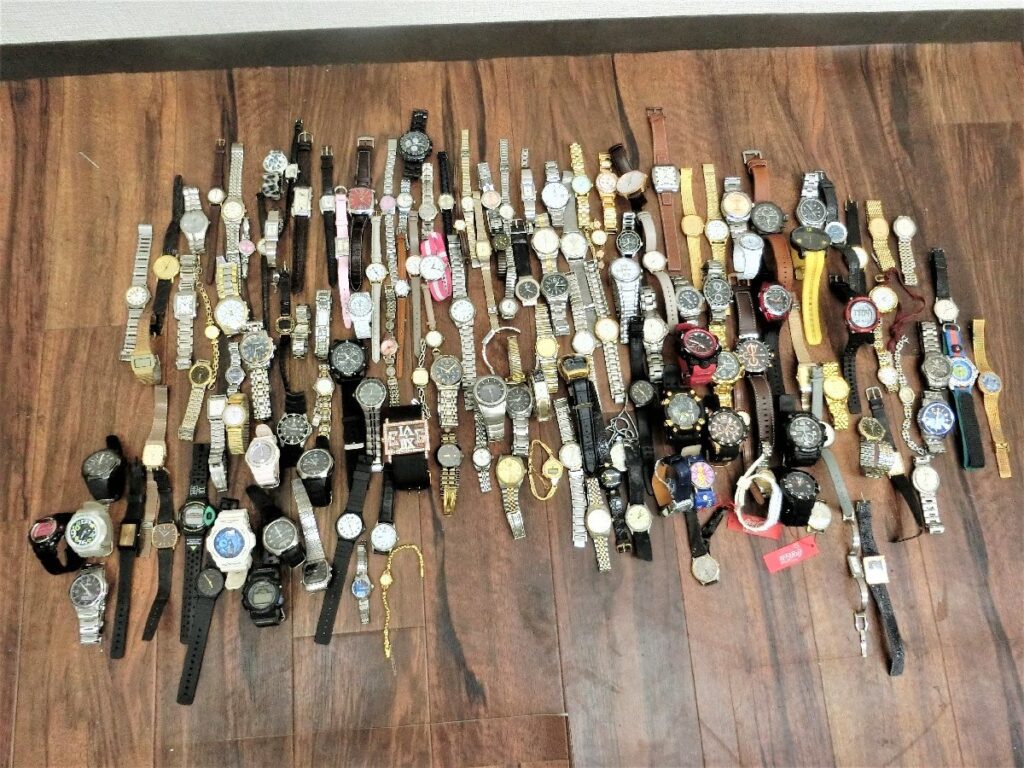 CASIO/GUCCI/YVES SAINT LAURENT 等 時計まとめ 100個以上 約9Kg