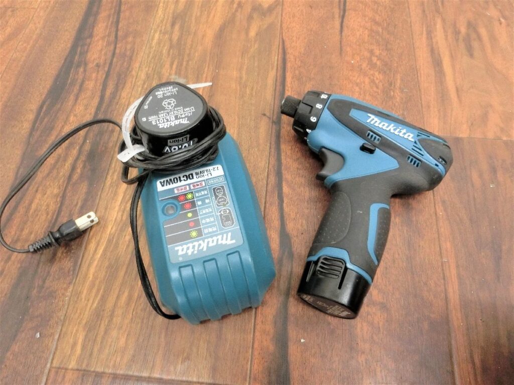 makita マキタ 充電式ドライバドリル DF030D