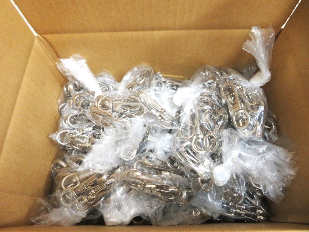 カラビナ キーホルダーなど 7cm まとめ売り 約650個