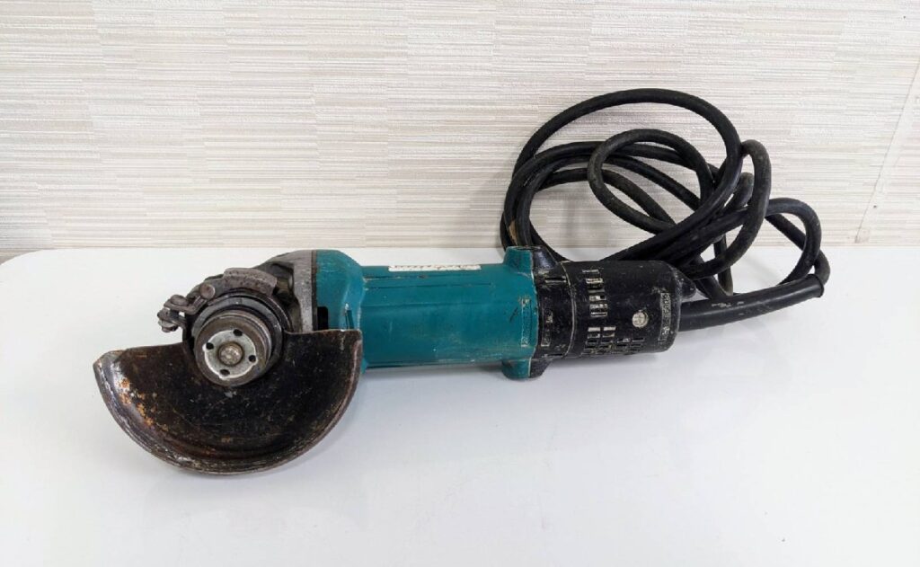 makita(マキタ) 100㎜ディスクグラインダ 9533BLA