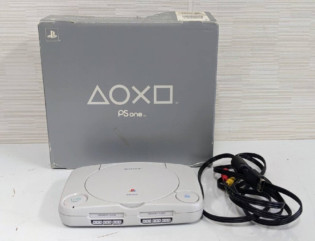 PS One（SCPH-100） PS1 本体＋箱＋AVケーブル 動作未確認