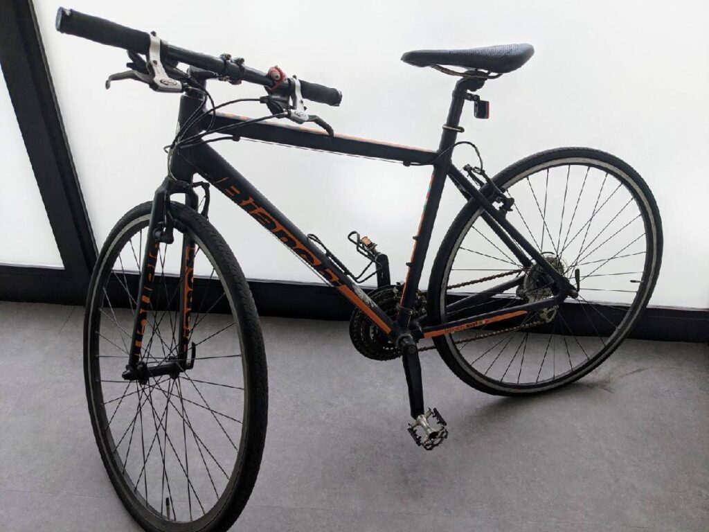 BIANCHI ビアンキ sport　edoardo 自転車 クロスバイク サビあり 後輪パンク