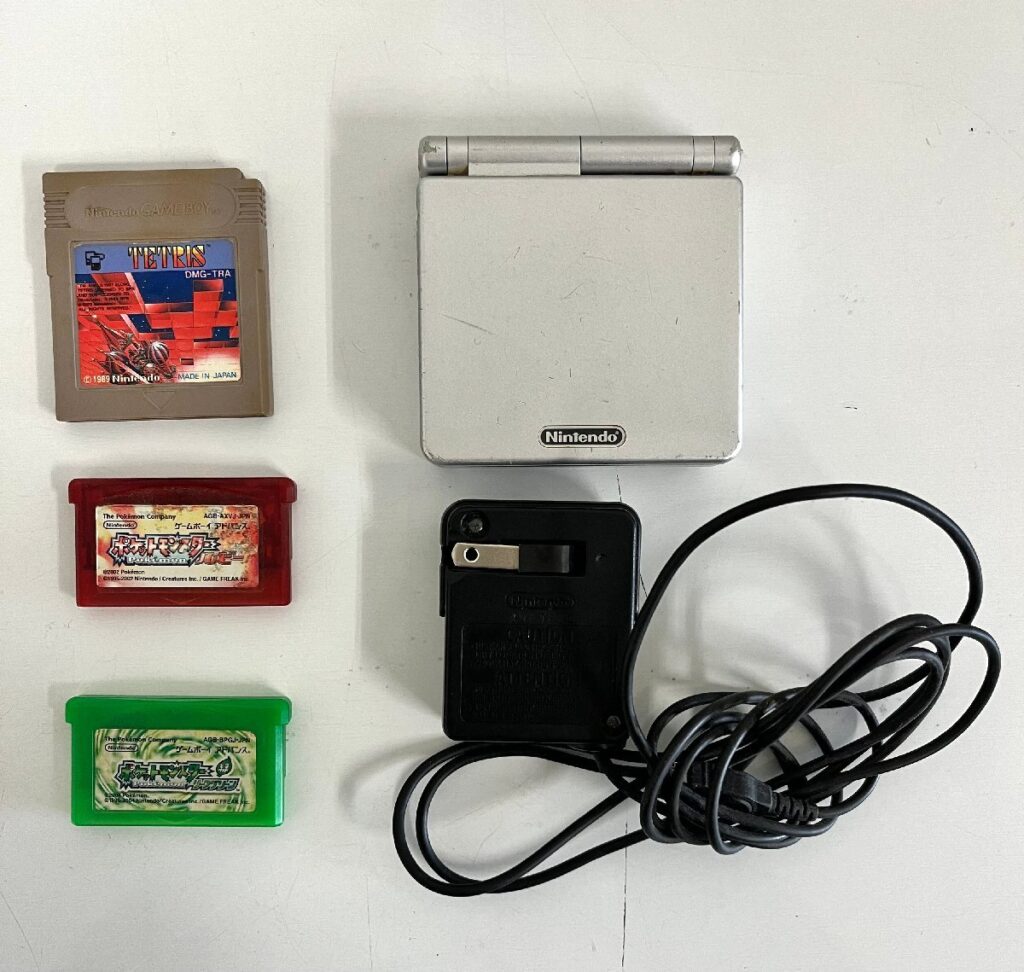 任天堂 ゲームボーイアドバンスSP 本体 AGS-001 ＋カセット3点 動作確認済