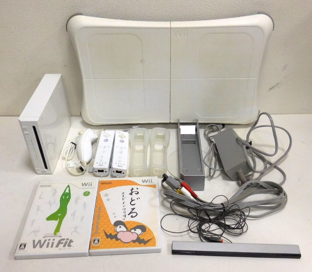 Nintendo 任天堂 Wii 本体 リモコン ソフト RVL-001 RVL-021 Wii Fit おどるメイドインワリオ 動作確認済み