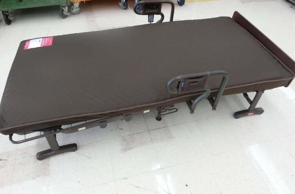 ATEX アテックス 折りたたみ電動リクライニングベッド AX-BE634N ネジ1個欠品