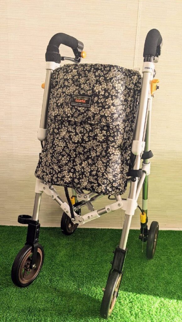 象印ベビー ウィズワン シルバーカー 歩行補助 ヘルシーワン・ライト カラフル 花柄