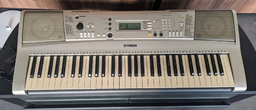 YAMAHA PORTATONE PSR-E313 ポータトーン ポータブルキーボード 61鍵盤 タッチレスポンス