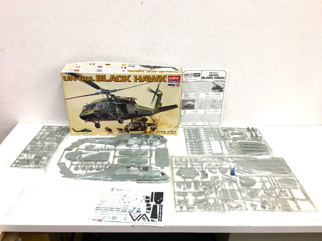 アカデミー UH-60L BLACK HAWK ブラックホーク 1/35
