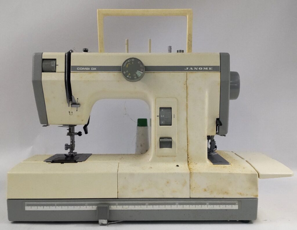 ジャンク JANOME ジャノメ ミシン 2000 付属品なし本体のみ フットコントローラー欠品 現状品