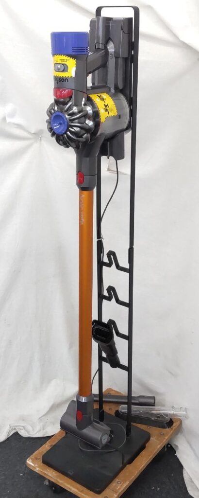 ジャンク 通電確認済み dyson ダイソン SV10 コードレスクリーナー 掃除機 現状品