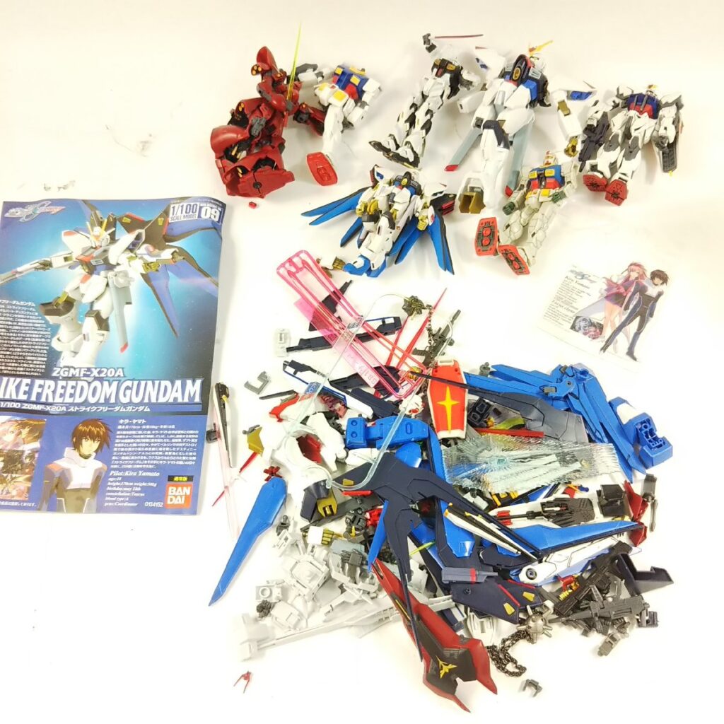 ジャンク ストライクフリーダムガンダム など プラモデルいろいろまとめて 1/100 ZGMF-X20A など 組立未確認 現状品