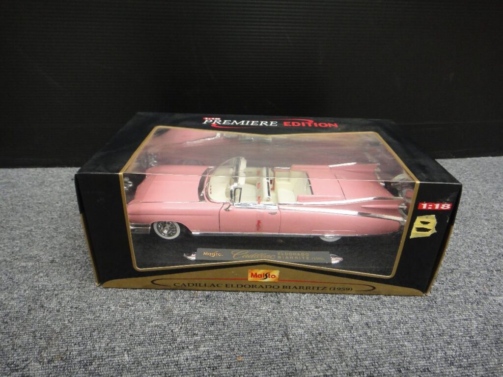 マイスト Maisto PREMIERE EDITION CADILLAC キャデラック ELDORADO BIARRITZC 1959 1/18