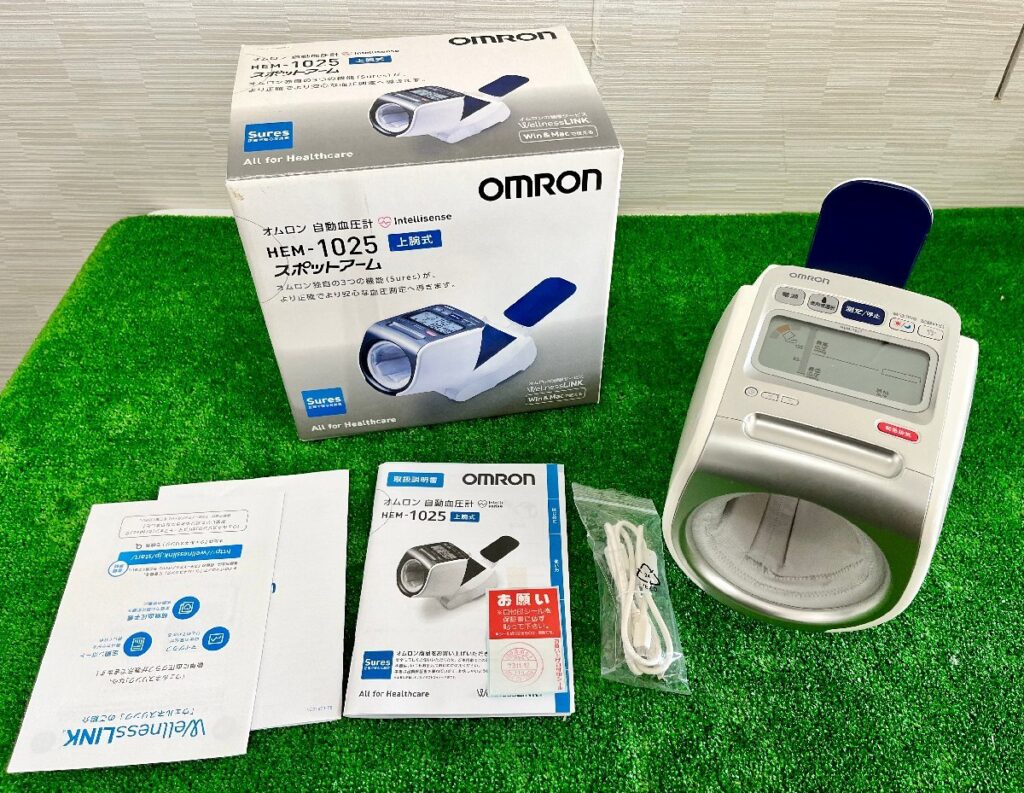 オムロン 自動血圧計 オムロン上腕式血圧計 上腕 HEM-1025 動作確認済
