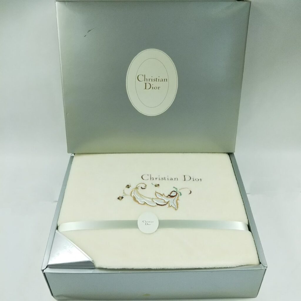 未使用 Christian Dior クリスチャンディオール ボアシーツ 140×240 ボックス入り寝具