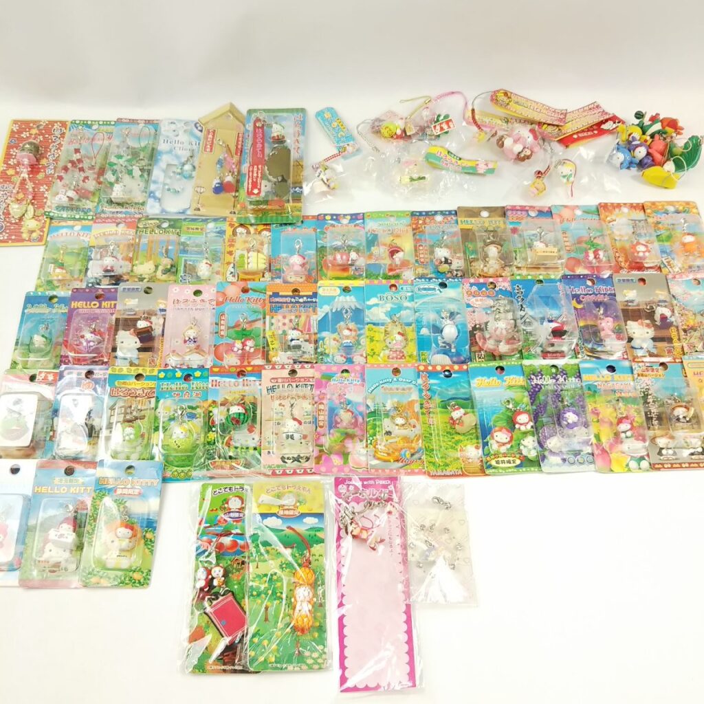 大量 ほぼ未使用 ハローキティご当地ストラップいろいろまとめて ドラえもん/ペコちゃん/キキララなど 未使用/中古品混在