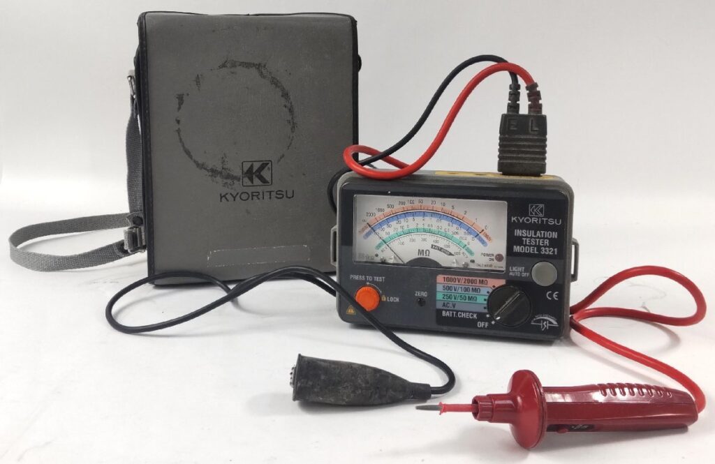 ジャンク KYORITSU 共立電気計器 キューメグシリーズ 3レンジ定格 電池式絶縁抵抗計 3321 2002年製 現状品