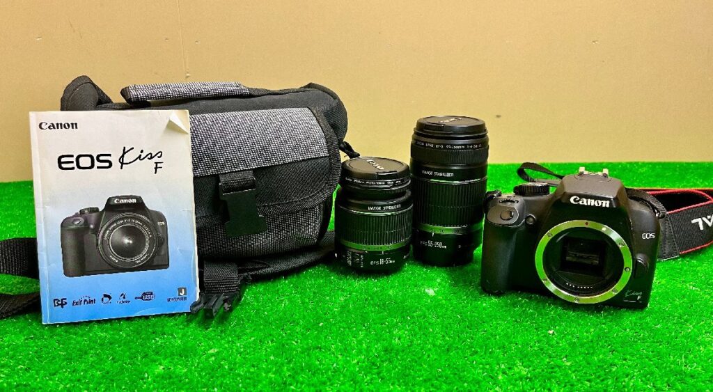 Canon EOS KISS F ダブルレンズセット 18-55mm 1:3.5-5.6 IS / 55-250mm 1:4-5.6 動作確認済
