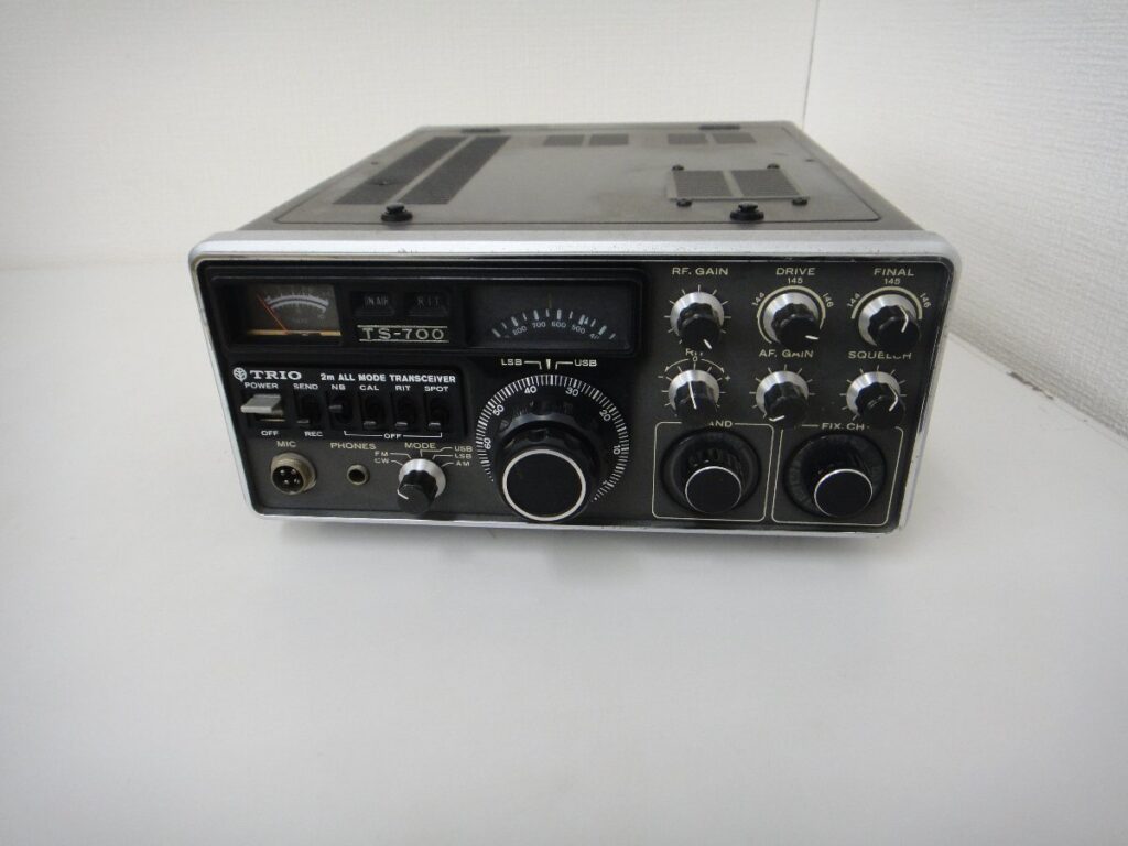 TRIOトリオ TS-700 トランシーバー 無線機 本体のみ 動作未確認