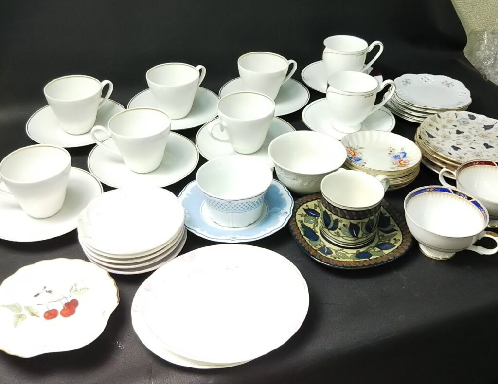大量 各種ブランド洋食器いろいろまとめて ジバンシー/ニナリッチ/ロイヤルドルトン/桂由美/ナルミなど