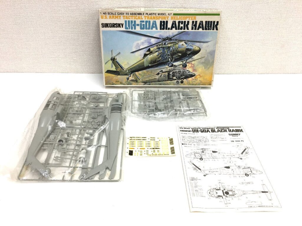 SUNNY U.S. ARMY TACTICAL TRANSPORT HELICOPTER SIKORSKY UH-60A BLACK HAWK ブラックホーク ヘリ