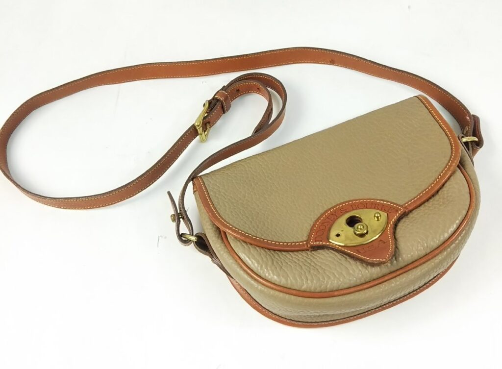 正規 DOONEY&BOURKE ドゥーニー&バーク レザー ショルダーバッグ ポシェット 鞄 革