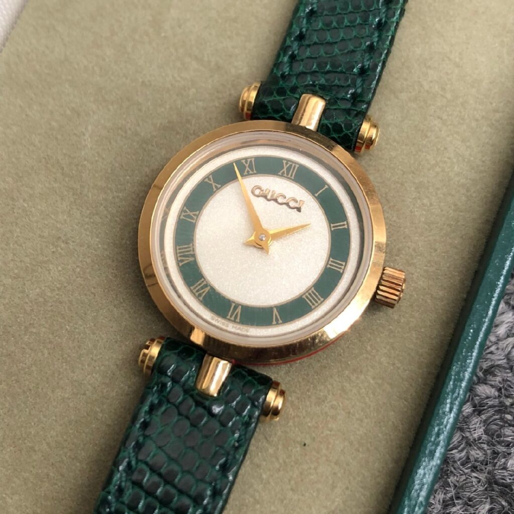 GUCCI 579.005 H2.10 SIX 6 JEWELS グッチ 腕時計 箱付き 裏蓋取付不可