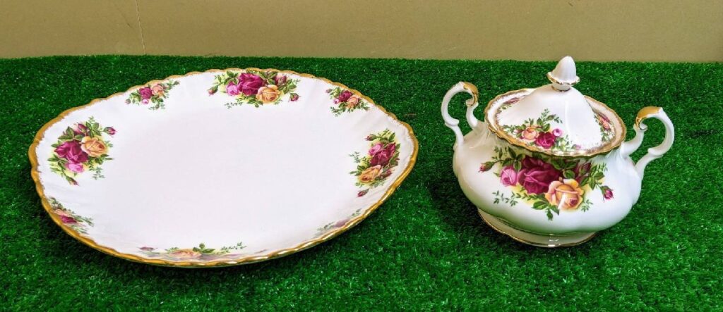 ROYAL ALBERT ロイヤル アルバート 洋食器 OLD COUNTRY ROSES オールドカントリーローズ 大皿 ＋ シュガーポット