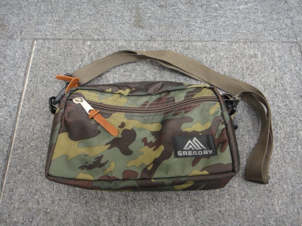 GREGORY グレゴリー ショルダーバッグ 斜めがけバッグ 迷彩 カモフラ