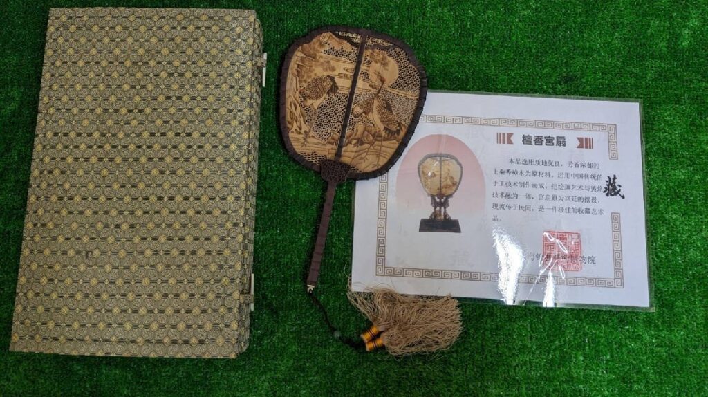 上海錦兆芸術博物院 檜香宮扇 彫刻