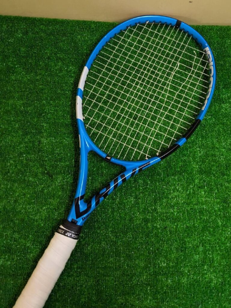 Babolatバボラ PURE DRIVE 110 ピュアドライブ ※ガット切れあり