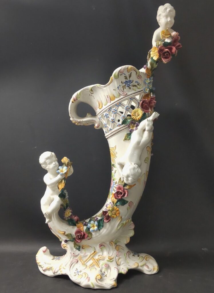 花瓶/花器/フラワーベース 陶器製 天使と薔薇 全長61㎝ 花 アンティーク 現状品