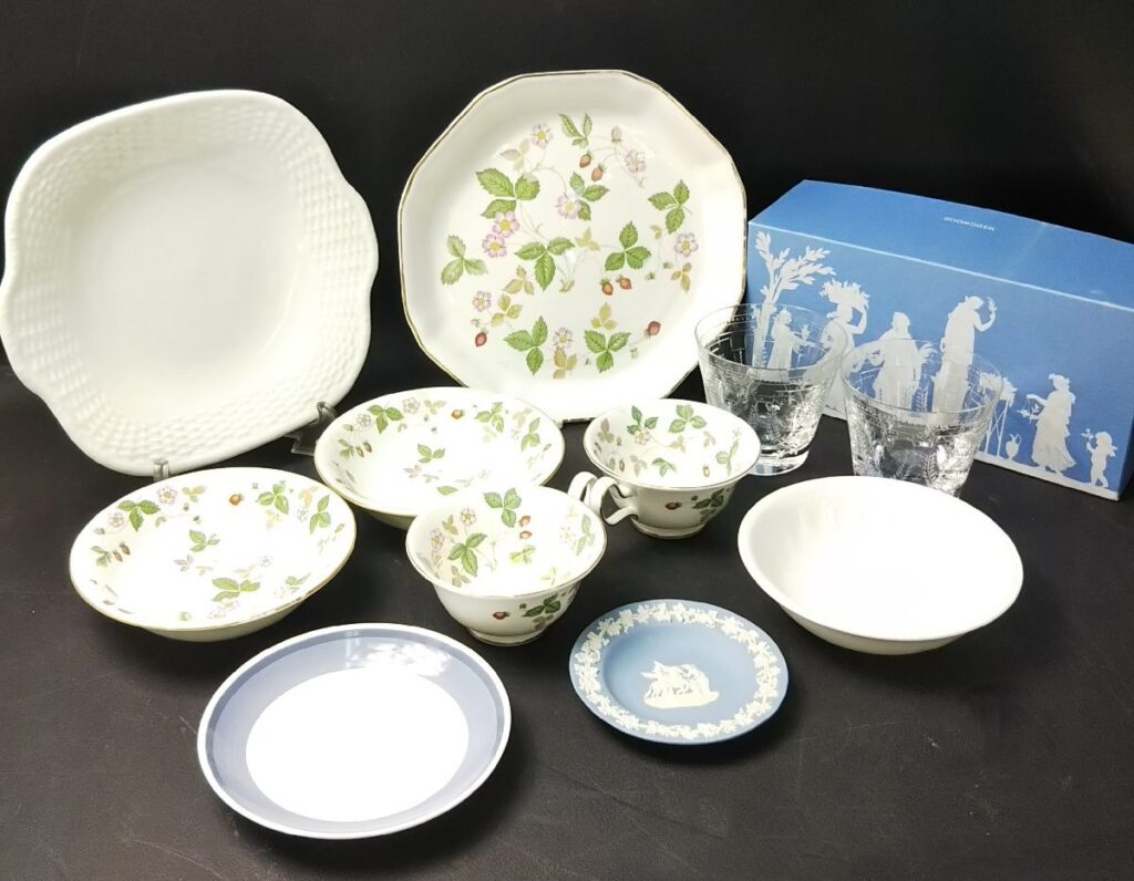 大量 未使用含む WEDGWOOD ウェッジウッド 洋食器いろいろまとめて カップ/プレート/ペアグラスなど
