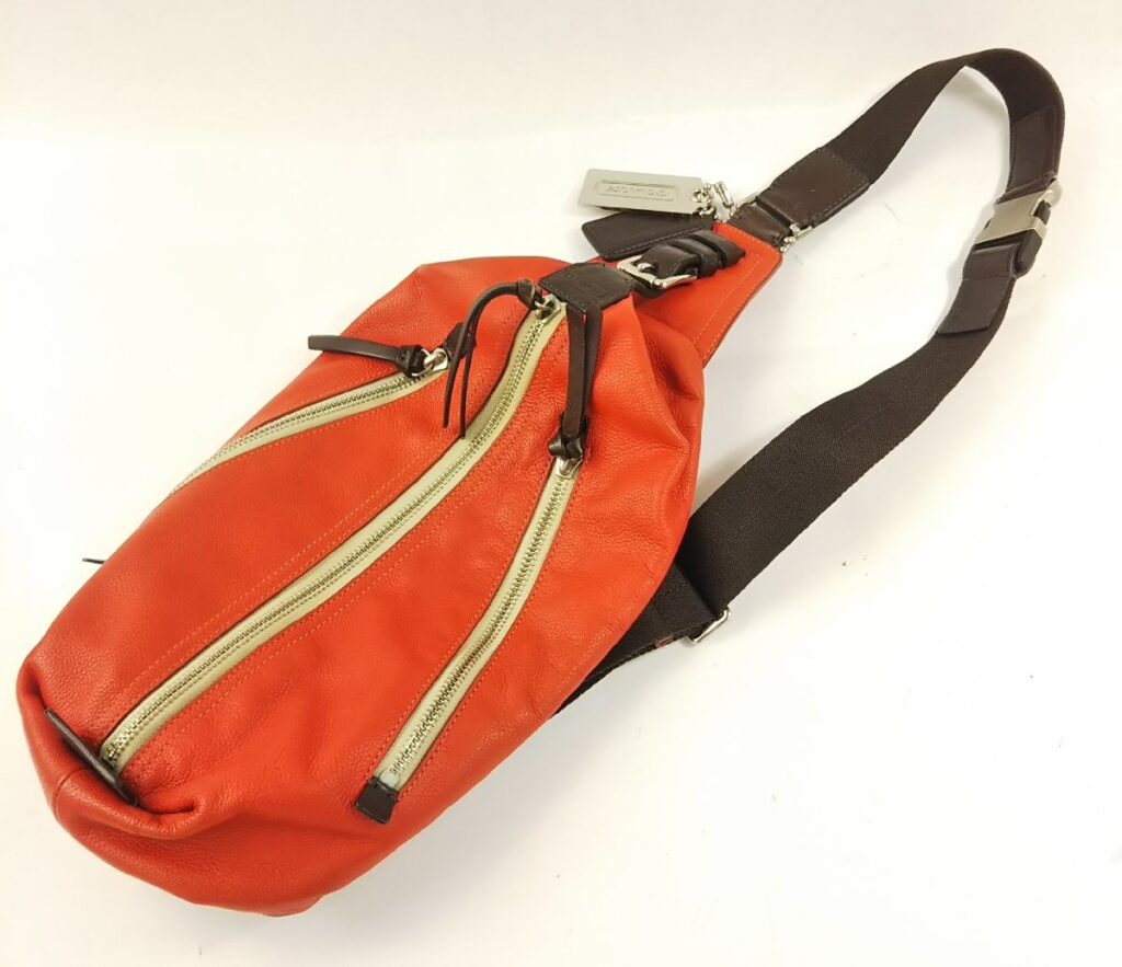 正規 COACH コーチ 斜め掛けショルダーバッグ トンプソン L1182-70360 ボディバッグ 鞄