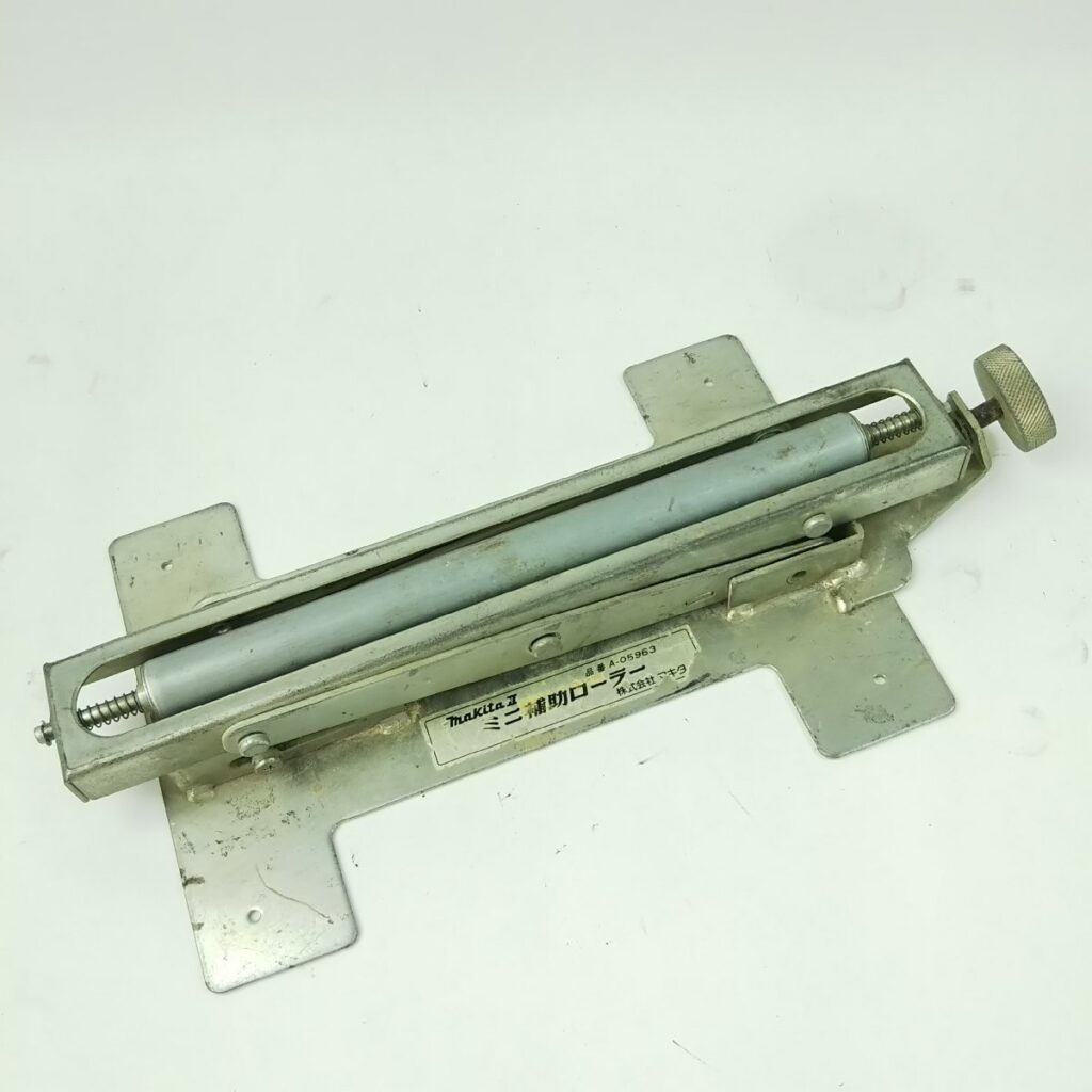 ジャンク makita マキタ ミニ補助ローラー A-05963 訳アリ 現状品