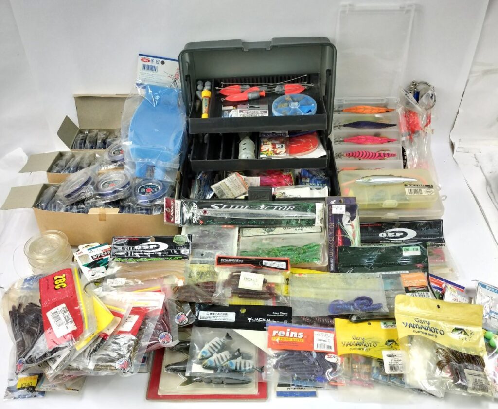 ジャンク 未使用含む 大量 釣り道具いろいろまとめて ルアー/釣り糸/オモリ他 フィッシング 現状品