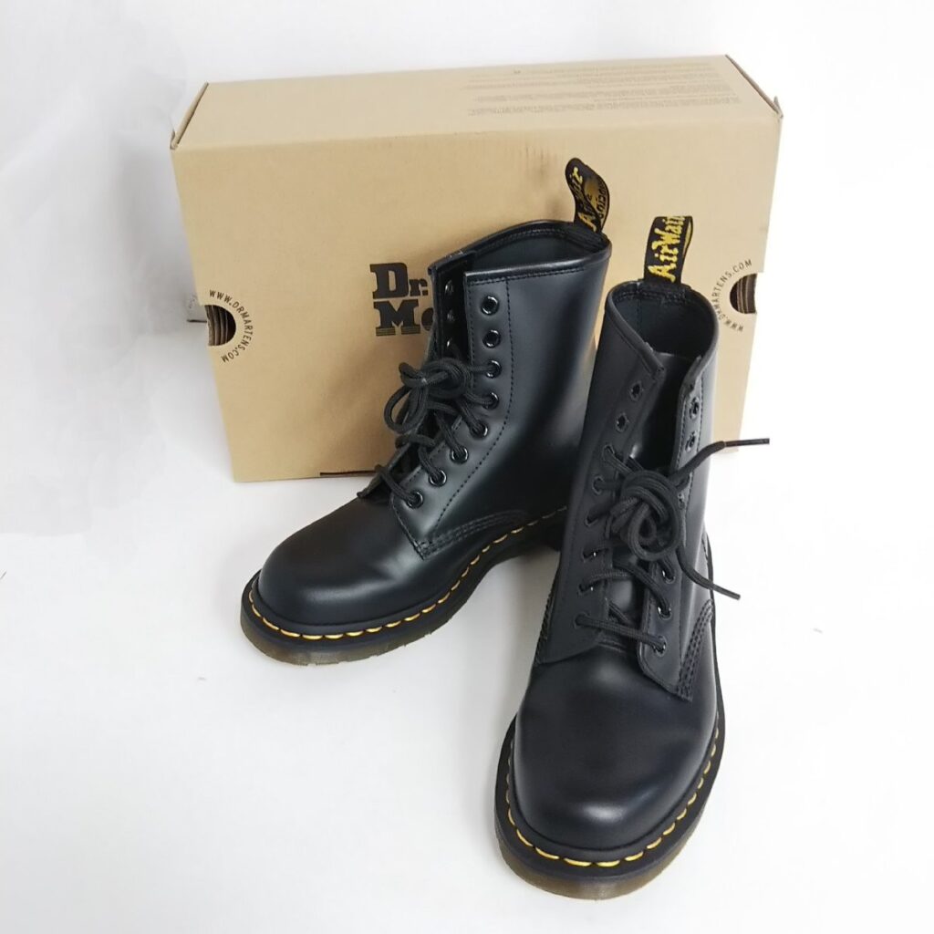 美品 正規 Dr.Martens ドクターマーチン ブーツ 10072 UK5 靴