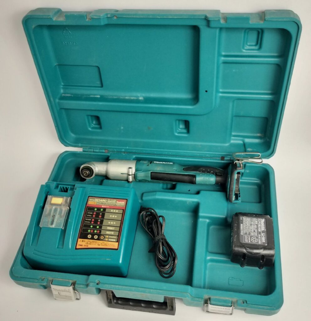 ジャンク makita マキタ 充電式アングルインパクトドライバ TL060D 電動工具 現状品