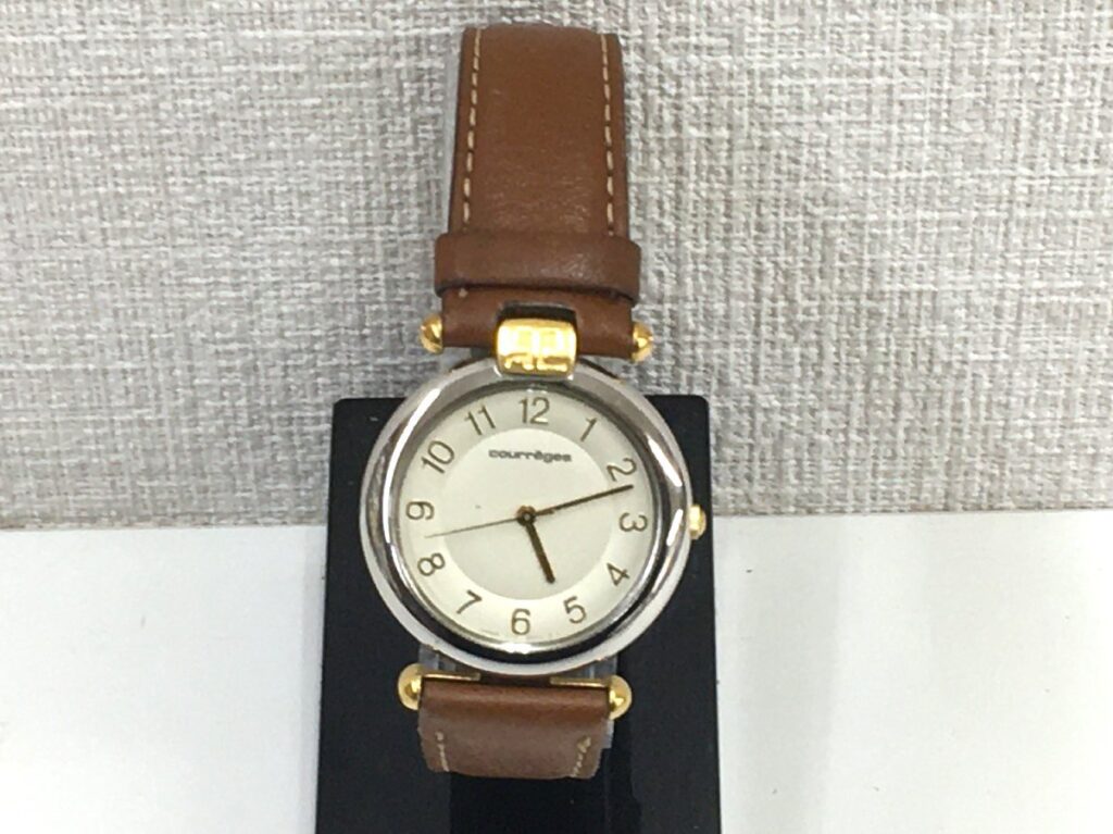 courreges クレージュ レディース腕時計 V701-6620 クォーツ時計 電池切れ
