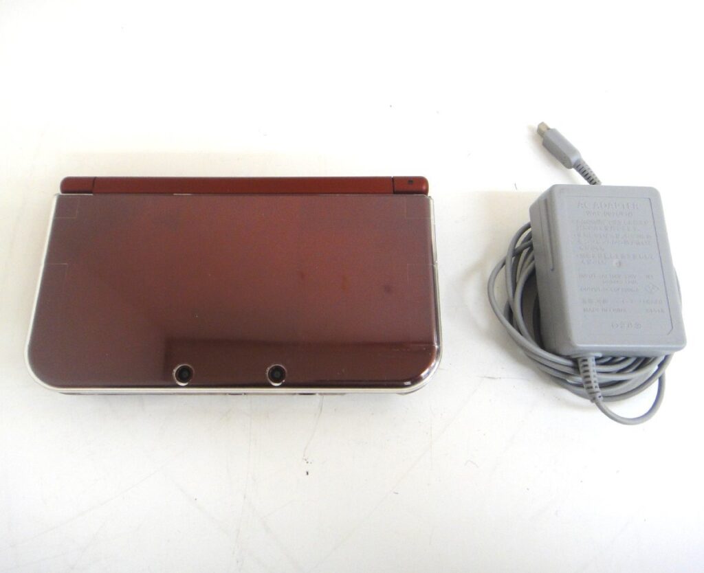 任天堂 ニンテンドー New NINTENDO 3DS LL RED-001 充電器セット 本体カバー付き 初期化済み 動作確認済み