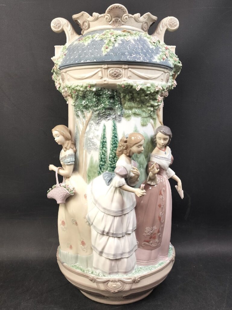 LLADRO リヤドロ 庭園の貴婦人たち 淑女の庭 LADIES IN THE GARDEN VASE 500体限定