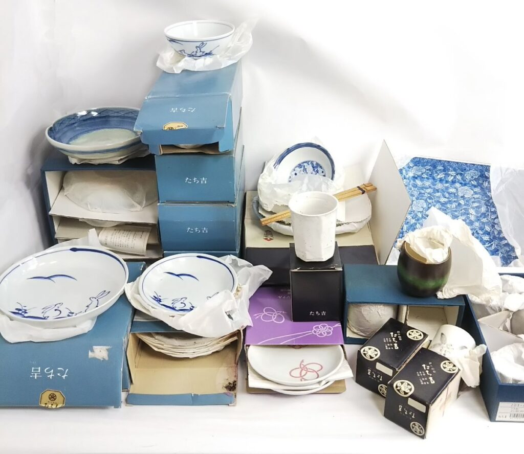 大量 ほぼ未使用 たち吉 和食器いろいろまとめて 皿/小鉢/湯呑/プレートなど 未使用/中古品混在