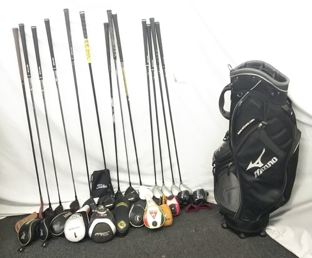 大量 PRGR プロギアなど ゴルフクラブ いろいろまとめて Titlist/xxioなど キャディバッグ