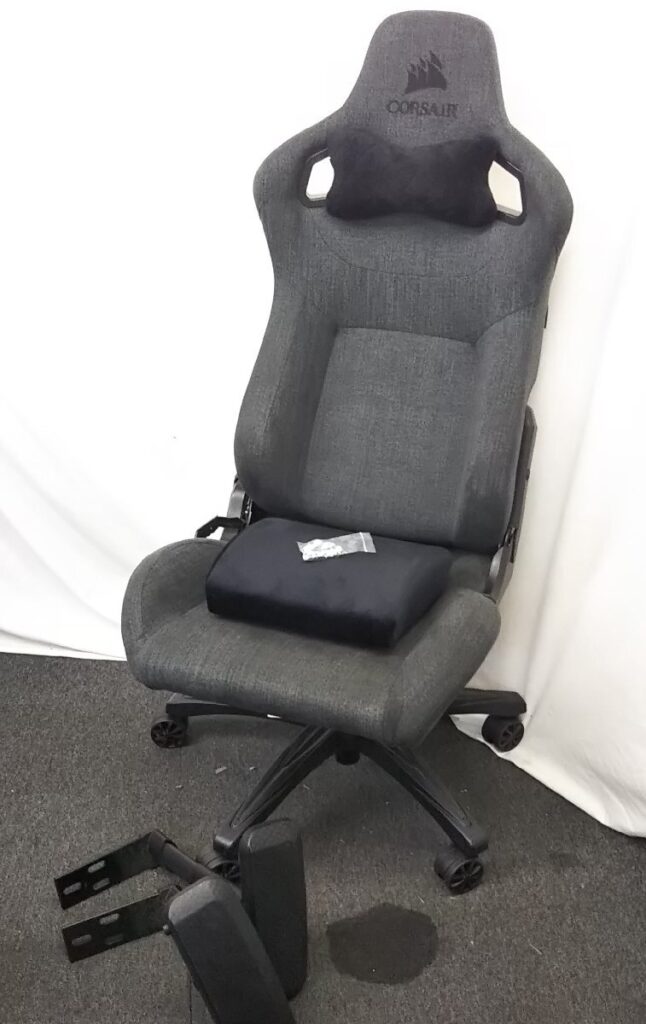 ゲーミングチェア CORSAIR コルセア CT7807090 椅子