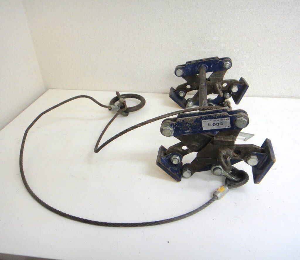 スーパーツール BUC240 U字溝クランプ