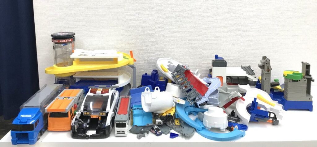TOMIKA トミカ まとめ売り トラック3台/パトカー他