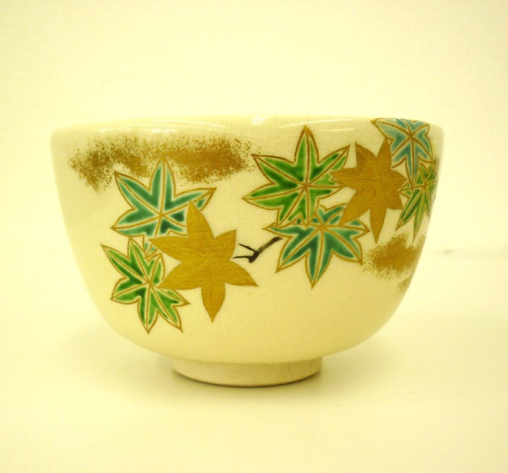 通次高山作 湯呑み茶碗 陶器 茶飲み 紅葉柄 焼き物